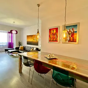 Hostiguest Coliving Leon Y Castillo , Las Palmas de Gran Canaria España